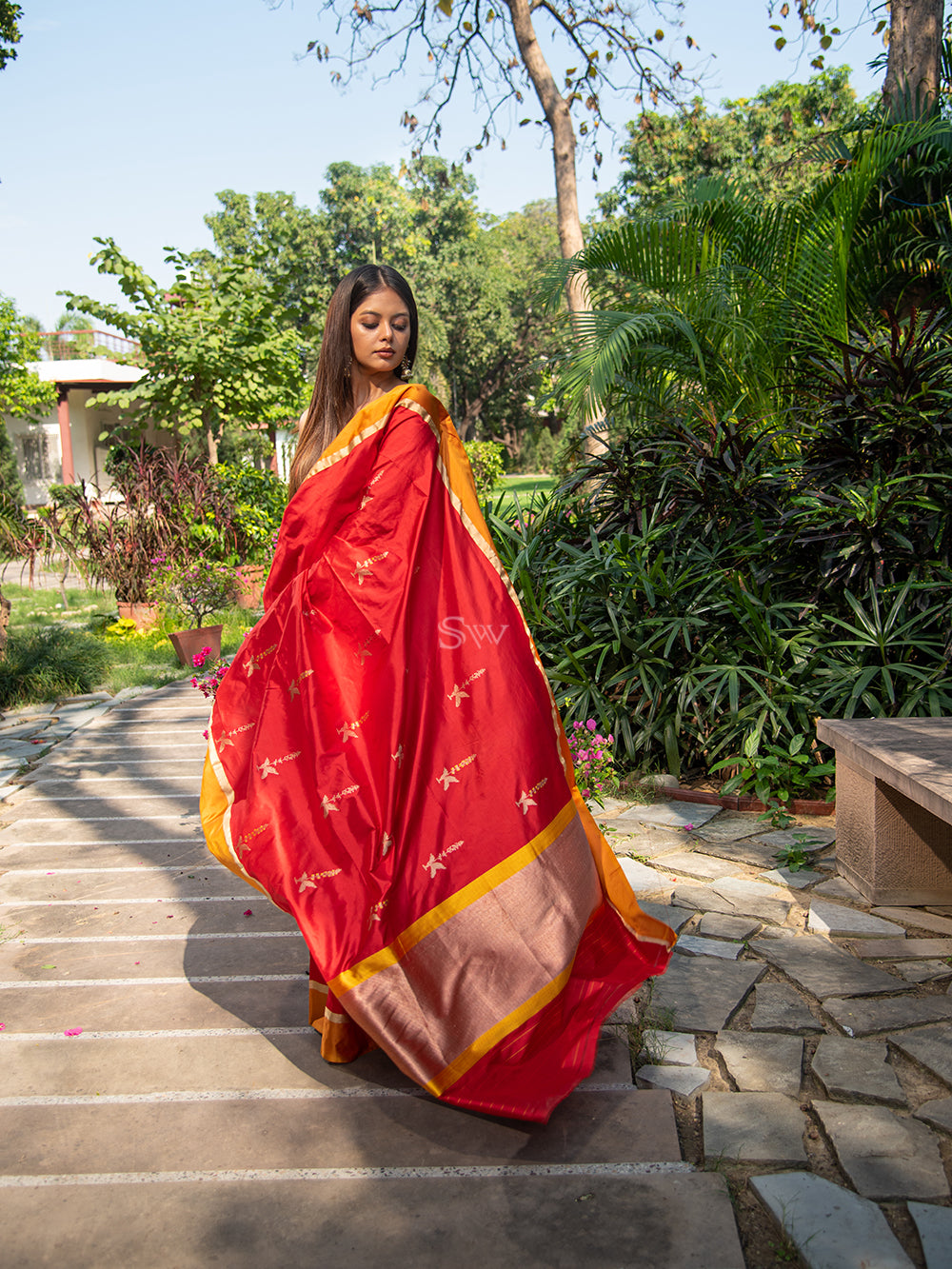 Red Meenakari Boota Katan Silk Handloom Banarasi Saree - Sacred Weaves