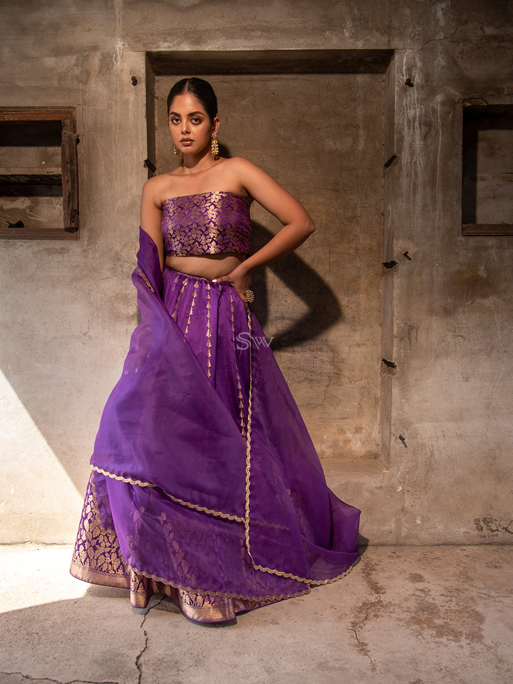 Banarasi Lehenga Choli : Latest Banarasi Silk Lehenga Designs Online