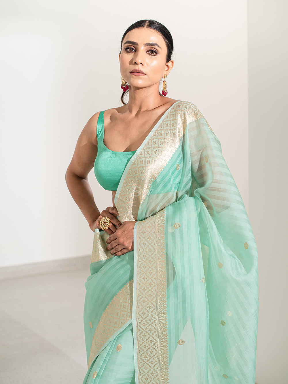 Sea Green Booti Organza Handloom Banarasi Saree - Sacred Weaves