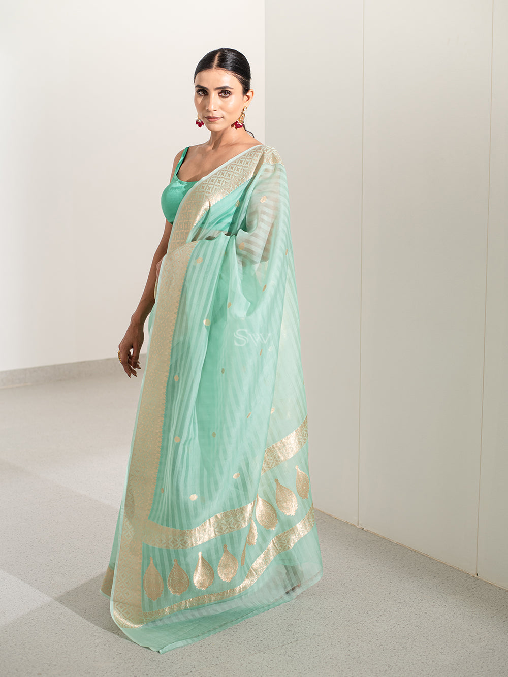 Sea Green Booti Organza Handloom Banarasi Saree - Sacred Weaves