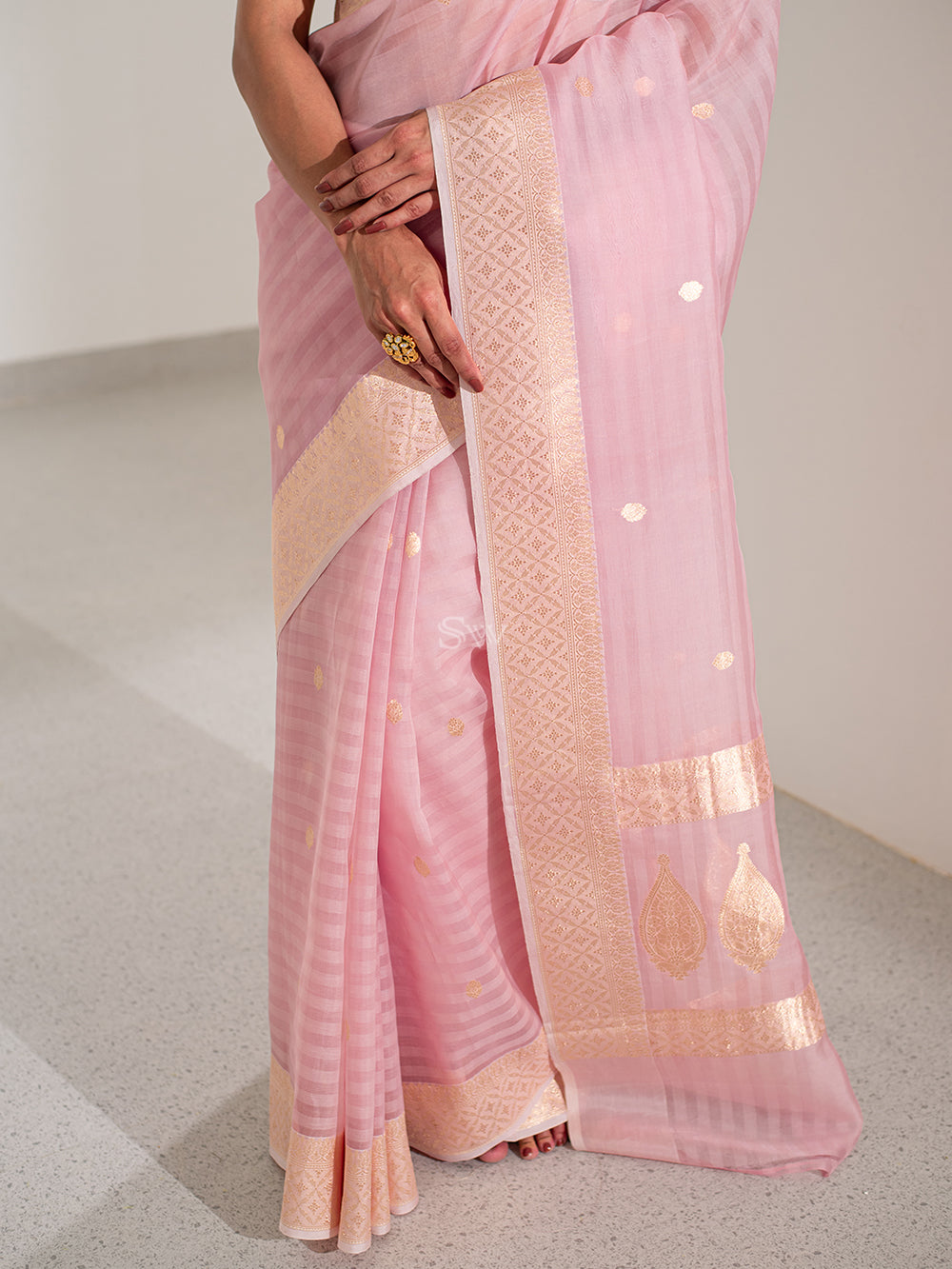 Pastel Pink Booti Organza Handloom Banarasi Saree - Sacred Weaves