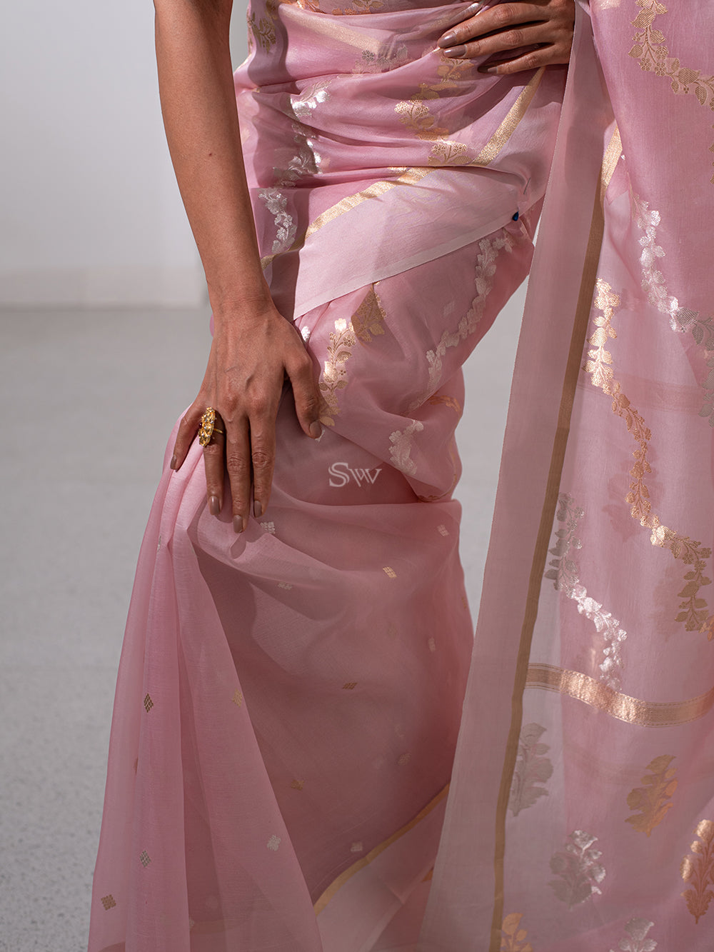 Pastel Pink Organza Handloom Banarasi Saree - Sacred Weaves