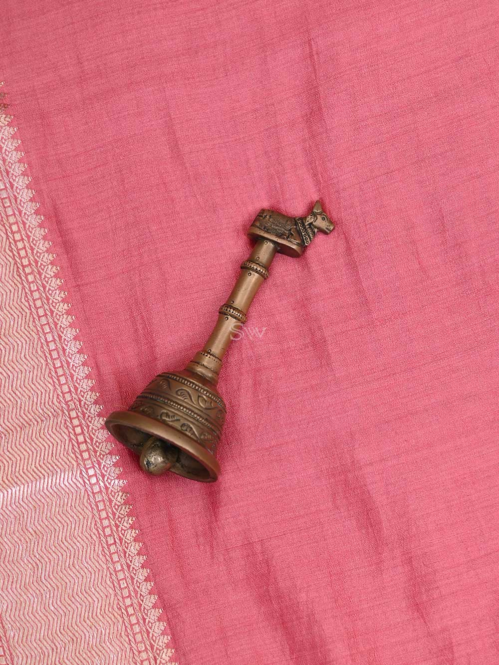 Coral Pink Chiniya Silk Handloom Banarasi Saree - Sacred Weaves
