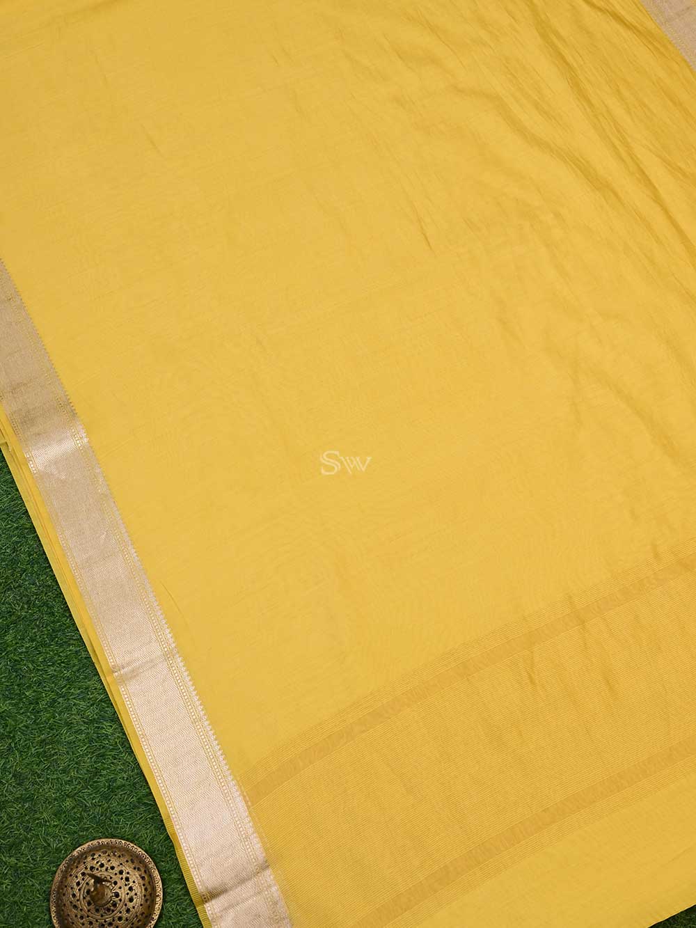Yellow Chiniya Silk Handloom Banarasi Saree - Sacred Weaves